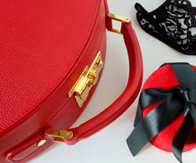 Carica l'immagine nel visualizzatore di Gallery, Maison Luxure valigia in pelle rossa.