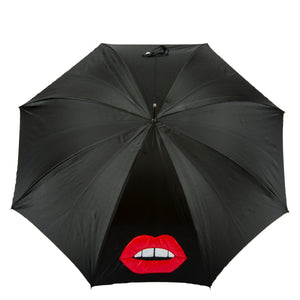 Pasotti ombrello nero aperto con bocca rossa.