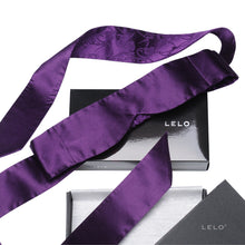 Carica l&#39;immagine nel visualizzatore di Gallery, Lelo sex toys. Lelo benda in seta di lusso viola.

