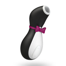 Load image into Gallery viewer, Satisfyer sex toy succhia clitoride a forma di pinguino.
